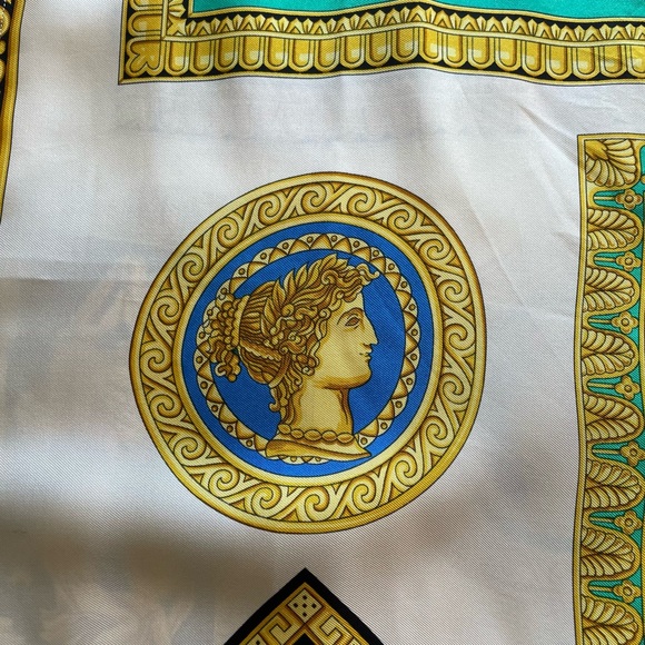 Versace Silk Button up - Picture 6 of 9